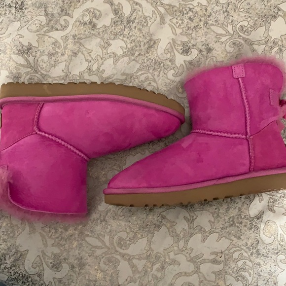 SOLD ✨UGGS✨ Pinkish Purple! Gently worn💜💕 - Picture 3 of 6